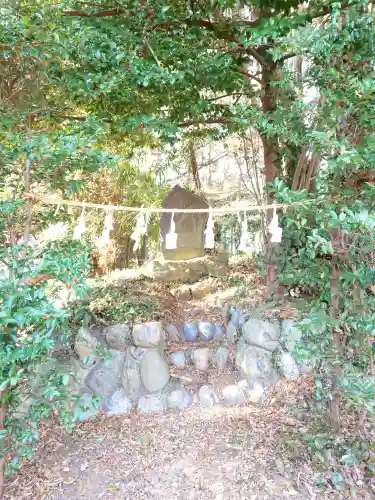 伊古乃速御玉比売神社の{uncategorized: "未分類", other: "その他", undefined: "問題あり", building: "その他建物", grave: "お墓", sacred_gate: "鳥居", guardian: "狛犬", statue: "像", buddha: "仏像", history: "歴史", nature: "自然", garden: "庭園", animal: "動物", pagoda: "塔", temizu: "手水舎", mountain_gate: "山門・神門", sanctuary: "本殿・本堂", subordinate: "末社・摂社", art: "芸術", scenery: "景色", jizo: "地蔵", ema: "絵馬", goshuin: "御朱印", omikuji: "おみくじ", items: "授与品その他", amulet: "お守り", goshuincho: "御朱印帳", eats: "食事", festival: "お祭り", votive_dance: "神楽", shichigosan: "七五三参", wedding: "結婚式", experience: "体験その他", initially: "初詣", around: "周辺", anti_infection: "感染症対策"}