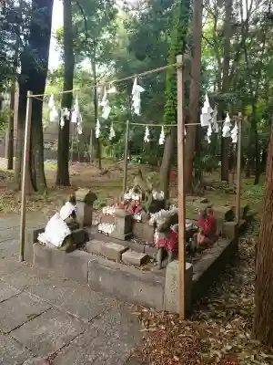 箭弓稲荷神社の{uncategorized: "未分類", other: "その他", undefined: "問題あり", building: "その他建物", grave: "お墓", sacred_gate: "鳥居", guardian: "狛犬", statue: "像", buddha: "仏像", history: "歴史", nature: "自然", garden: "庭園", animal: "動物", pagoda: "塔", temizu: "手水舎", mountain_gate: "山門・神門", sanctuary: "本殿・本堂", subordinate: "末社・摂社", art: "芸術", scenery: "景色", jizo: "地蔵", ema: "絵馬", goshuin: "御朱印", omikuji: "おみくじ", items: "授与品その他", amulet: "お守り", goshuincho: "御朱印帳", eats: "食事", festival: "お祭り", votive_dance: "神楽", shichigosan: "七五三参", wedding: "結婚式", experience: "体験その他", initially: "初詣", around: "周辺", anti_infection: "感染症対策"}