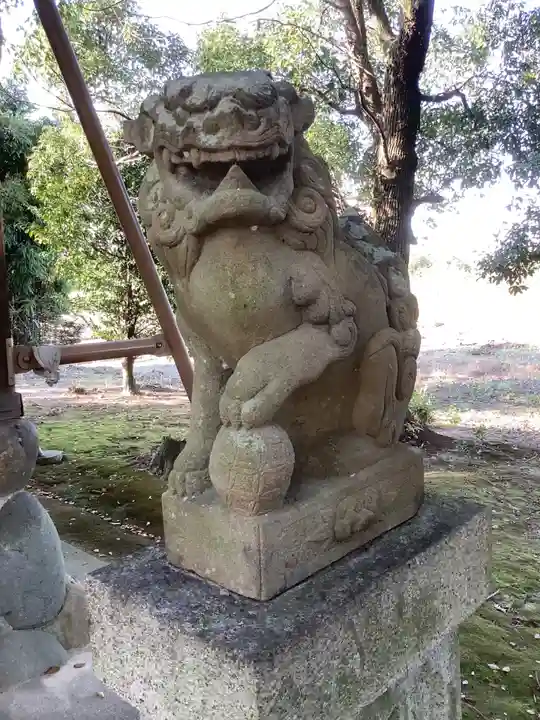 春日社(野崎)の狛犬