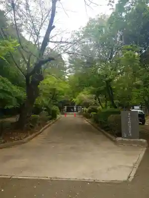 箭弓稲荷神社の{uncategorized: "未分類", other: "その他", undefined: "問題あり", building: "その他建物", grave: "お墓", sacred_gate: "鳥居", guardian: "狛犬", statue: "像", buddha: "仏像", history: "歴史", nature: "自然", garden: "庭園", animal: "動物", pagoda: "塔", temizu: "手水舎", mountain_gate: "山門・神門", sanctuary: "本殿・本堂", subordinate: "末社・摂社", art: "芸術", scenery: "景色", jizo: "地蔵", ema: "絵馬", goshuin: "御朱印", omikuji: "おみくじ", items: "授与品その他", amulet: "お守り", goshuincho: "御朱印帳", eats: "食事", festival: "お祭り", votive_dance: "神楽", shichigosan: "七五三参", wedding: "結婚式", experience: "体験その他", initially: "初詣", around: "周辺", anti_infection: "感染症対策"}