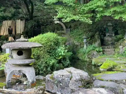 満願寺の庭園