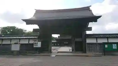 瑞龍寺の山門・神門