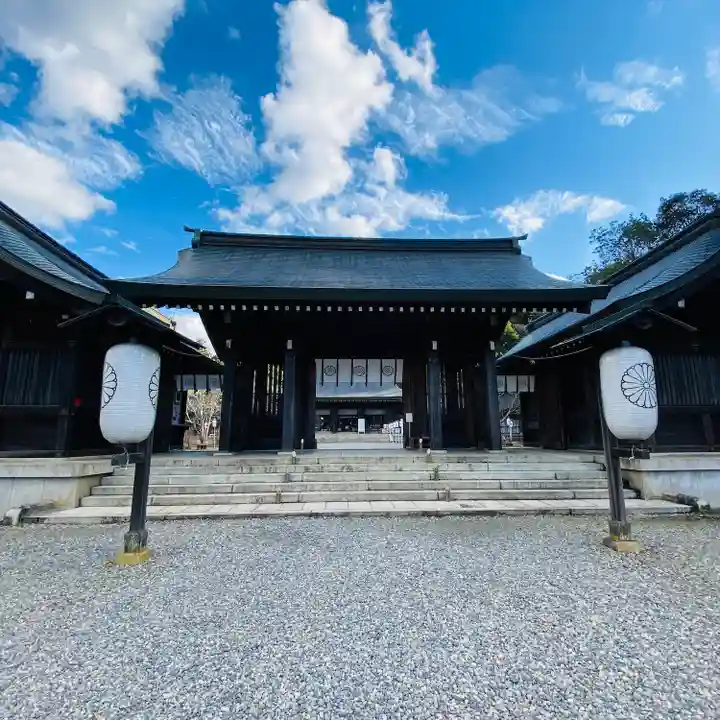 吉野神宮の山門・神門