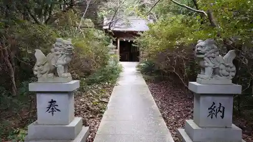 大麻比古神社の{uncategorized: "未分類", other: "その他", undefined: "問題あり", building: "その他建物", grave: "お墓", sacred_gate: "鳥居", guardian: "狛犬", statue: "像", buddha: "仏像", history: "歴史", nature: "自然", garden: "庭園", animal: "動物", pagoda: "塔", temizu: "手水舎", mountain_gate: "山門・神門", sanctuary: "本殿・本堂", subordinate: "末社・摂社", art: "芸術", scenery: "景色", jizo: "地蔵", ema: "絵馬", goshuin: "御朱印", omikuji: "おみくじ", items: "授与品その他", amulet: "お守り", goshuincho: "御朱印帳", eats: "食事", festival: "お祭り", votive_dance: "神楽", shichigosan: "七五三参", wedding: "結婚式", experience: "体験その他", initially: "初詣", around: "周辺", anti_infection: "感染症対策"}