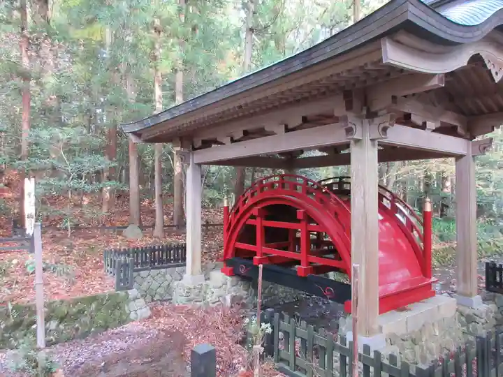 彌彦神社の庭園