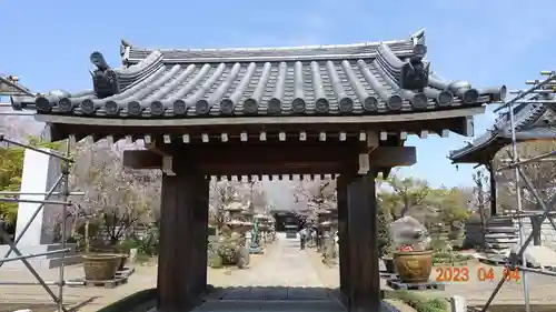 宝積寺の山門