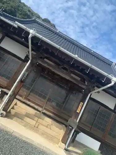滝谷寺の本殿・本堂