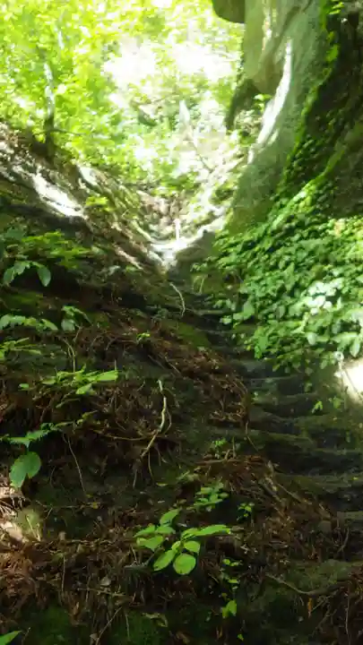 深草岩屋観音堂(深草山瑞岩寺奥院)(山梨県)