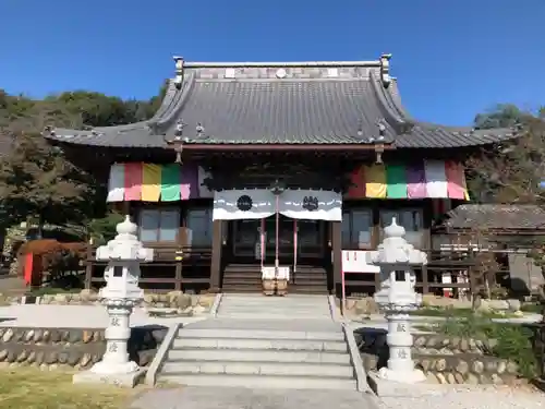 埼玉厄除け開運大師・龍泉寺（切り絵御朱印発祥の寺）の本殿