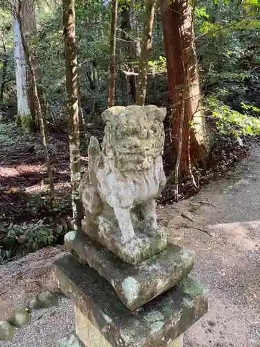 丹生神社の狛犬