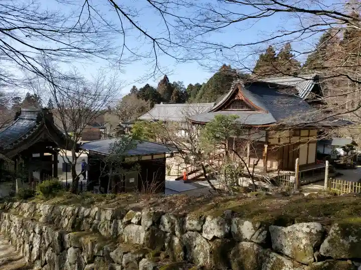 百済寺の{uncategorized: "未分類", other: "その他", undefined: "問題あり", building: "その他建物", grave: "お墓", sacred_gate: "鳥居", guardian: "狛犬", statue: "像", buddha: "仏像", history: "歴史", nature: "自然", garden: "庭園", animal: "動物", pagoda: "塔", temizu: "手水舎", mountain_gate: "山門・神門", sanctuary: "本殿・本堂", subordinate: "末社・摂社", art: "芸術", scenery: "景色", jizo: "地蔵", ema: "絵馬", goshuin: "御朱印", omikuji: "おみくじ", items: "授与品その他", amulet: "お守り", goshuincho: "御朱印帳", eats: "食事", festival: "お祭り", votive_dance: "神楽", shichigosan: "七五三参", wedding: "結婚式", experience: "体験その他", initially: "初詣", around: "周辺", anti_infection: "感染症対策"}