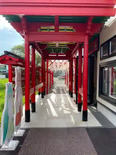 函館伏白稲荷神社の庭園