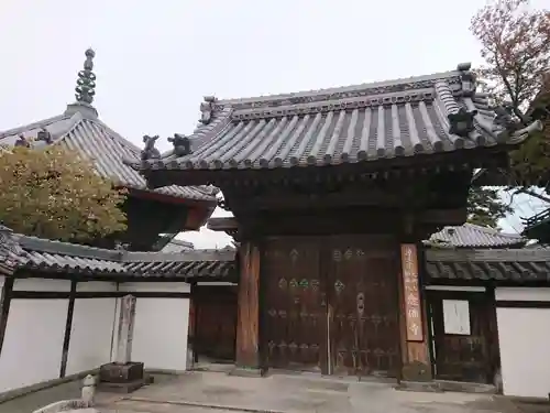 念仏寺の山門