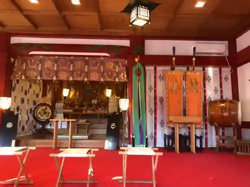 人見神社の本殿・本堂
