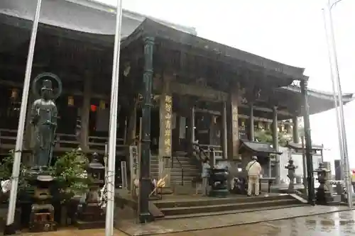 青岸渡寺の本殿・本堂