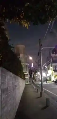 初台出世稲荷大明神の周辺