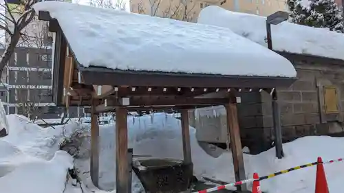 札幌祖霊神社の手水