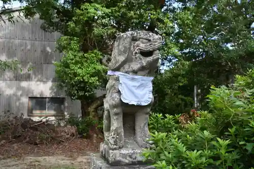 雨降神社の狛犬