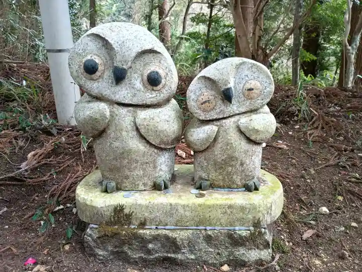 鷲子山上神社の{uncategorized: "未分類", other: "その他", undefined: "問題あり", building: "その他建物", grave: "お墓", sacred_gate: "鳥居", guardian: "狛犬", statue: "像", buddha: "仏像", history: "歴史", nature: "自然", garden: "庭園", animal: "動物", pagoda: "塔", temizu: "手水舎", mountain_gate: "山門・神門", sanctuary: "本殿・本堂", subordinate: "末社・摂社", art: "芸術", scenery: "景色", jizo: "地蔵", ema: "絵馬", goshuin: "御朱印", omikuji: "おみくじ", items: "授与品その他", amulet: "お守り", goshuincho: "御朱印帳", eats: "食事", festival: "お祭り", votive_dance: "神楽", shichigosan: "七五三参", wedding: "結婚式", experience: "体験その他", initially: "初詣", around: "周辺", anti_infection: "感染症対策"}