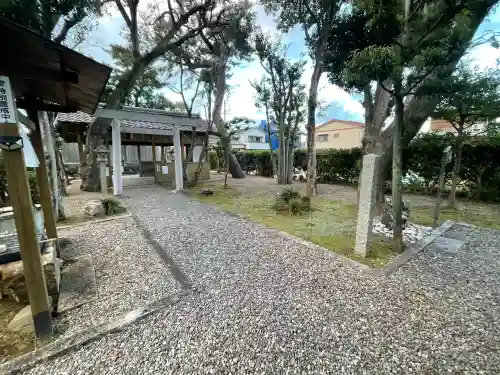 大口神社の{uncategorized: "未分類", other: "その他", undefined: "問題あり", building: "その他建物", grave: "お墓", sacred_gate: "鳥居", guardian: "狛犬", statue: "像", buddha: "仏像", history: "歴史", nature: "自然", garden: "庭園", animal: "動物", pagoda: "塔", temizu: "手水舎", mountain_gate: "山門・神門", sanctuary: "本殿・本堂", subordinate: "末社・摂社", art: "芸術", scenery: "景色", jizo: "地蔵", ema: "絵馬", goshuin: "御朱印", omikuji: "おみくじ", items: "授与品その他", amulet: "お守り", goshuincho: "御朱印帳", eats: "食事", festival: "お祭り", votive_dance: "神楽", shichigosan: "七五三参", wedding: "結婚式", experience: "体験その他", initially: "初詣", around: "周辺", anti_infection: "感染症対策"}