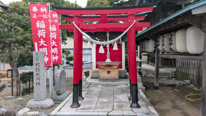 本村天満宮の{uncategorized: "未分類", other: "その他", undefined: "問題あり", building: "その他建物", grave: "お墓", sacred_gate: "鳥居", guardian: "狛犬", statue: "像", buddha: "仏像", history: "歴史", nature: "自然", garden: "庭園", animal: "動物", pagoda: "塔", temizu: "手水舎", mountain_gate: "山門・神門", sanctuary: "本殿・本堂", subordinate: "末社・摂社", art: "芸術", scenery: "景色", jizo: "地蔵", ema: "絵馬", goshuin: "御朱印", omikuji: "おみくじ", items: "授与品その他", amulet: "お守り", goshuincho: "御朱印帳", eats: "食事", festival: "お祭り", votive_dance: "神楽", shichigosan: "七五三参", wedding: "結婚式", experience: "体験その他", initially: "初詣", around: "周辺", anti_infection: "感染症対策"}