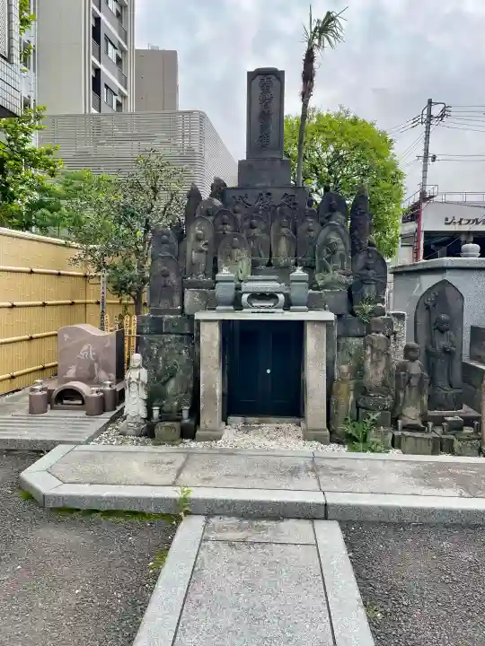 公春院の{uncategorized: "未分類", other: "その他", undefined: "問題あり", building: "その他建物", grave: "お墓", sacred_gate: "鳥居", guardian: "狛犬", statue: "像", buddha: "仏像", history: "歴史", nature: "自然", garden: "庭園", animal: "動物", pagoda: "塔", temizu: "手水舎", mountain_gate: "山門・神門", sanctuary: "本殿・本堂", subordinate: "末社・摂社", art: "芸術", scenery: "景色", jizo: "地蔵", ema: "絵馬", goshuin: "御朱印", omikuji: "おみくじ", items: "授与品その他", amulet: "お守り", goshuincho: "御朱印帳", eats: "食事", festival: "お祭り", votive_dance: "神楽", shichigosan: "七五三参", wedding: "結婚式", experience: "体験その他", initially: "初詣", around: "周辺", anti_infection: "感染症対策"}