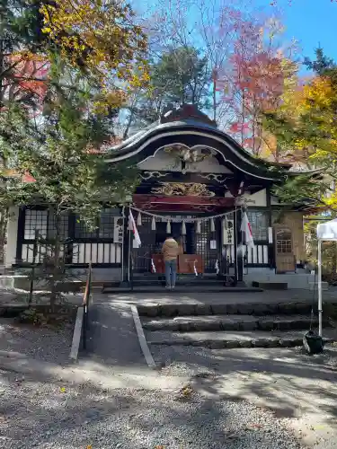 新屋山神社(山梨県)