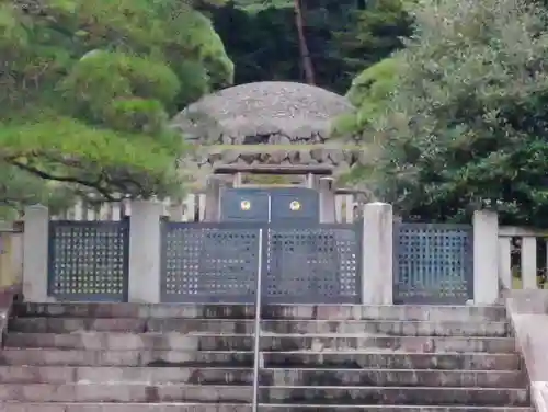 大正天皇多摩陵のお墓