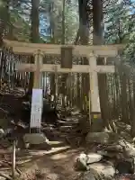 三峯神社奥宮の{uncategorized: "未分類", other: "その他", undefined: "問題あり", building: "その他建物", grave: "お墓", sacred_gate: "鳥居", guardian: "狛犬", statue: "像", buddha: "仏像", history: "歴史", nature: "自然", garden: "庭園", animal: "動物", pagoda: "塔", temizu: "手水舎", mountain_gate: "山門・神門", sanctuary: "本殿・本堂", subordinate: "末社・摂社", art: "芸術", scenery: "景色", jizo: "地蔵", ema: "絵馬", goshuin: "御朱印", omikuji: "おみくじ", items: "授与品その他", amulet: "お守り", goshuincho: "御朱印帳", eats: "食事", festival: "お祭り", votive_dance: "神楽", shichigosan: "七五三参", wedding: "結婚式", experience: "体験その他", initially: "初詣", around: "周辺", anti_infection: "感染症対策"}