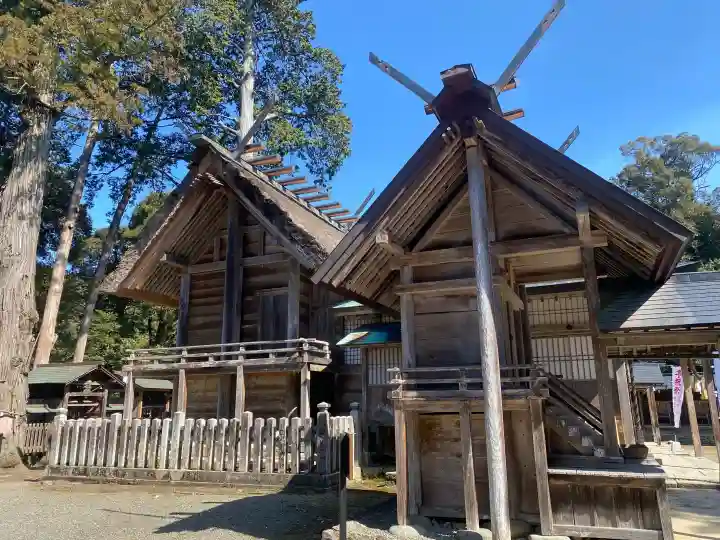 豊受大神社の{uncategorized: "未分類", other: "その他", undefined: "問題あり", building: "その他建物", grave: "お墓", sacred_gate: "鳥居", guardian: "狛犬", statue: "像", buddha: "仏像", history: "歴史", nature: "自然", garden: "庭園", animal: "動物", pagoda: "塔", temizu: "手水舎", mountain_gate: "山門・神門", sanctuary: "本殿・本堂", subordinate: "末社・摂社", art: "芸術", scenery: "景色", jizo: "地蔵", ema: "絵馬", goshuin: "御朱印", omikuji: "おみくじ", items: "授与品その他", amulet: "お守り", goshuincho: "御朱印帳", eats: "食事", festival: "お祭り", votive_dance: "神楽", shichigosan: "七五三参", wedding: "結婚式", experience: "体験その他", initially: "初詣", around: "周辺", anti_infection: "感染症対策"}