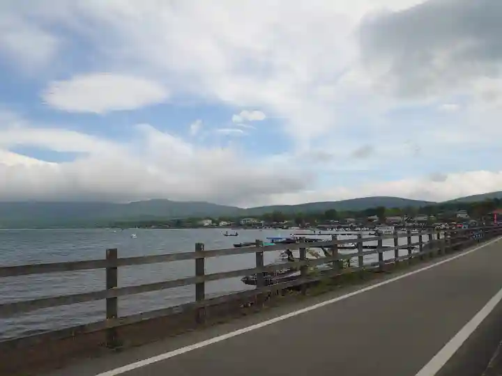 山中諏訪神社(山梨県)