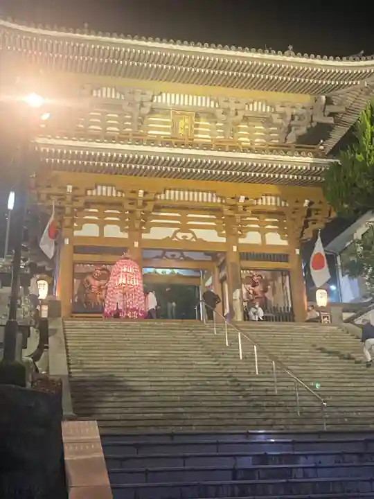 本佛寺の山門・神門