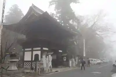日牟禮八幡宮の山門・神門