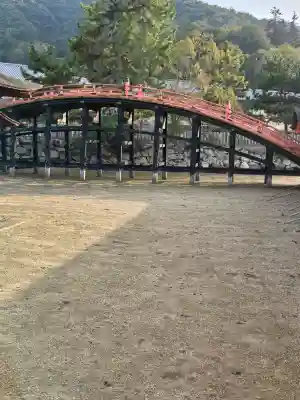 厳島神社の{uncategorized: "未分類", other: "その他", undefined: "問題あり", building: "その他建物", grave: "お墓", sacred_gate: "鳥居", guardian: "狛犬", statue: "像", buddha: "仏像", history: "歴史", nature: "自然", garden: "庭園", animal: "動物", pagoda: "塔", temizu: "手水舎", mountain_gate: "山門・神門", sanctuary: "本殿・本堂", subordinate: "末社・摂社", art: "芸術", scenery: "景色", jizo: "地蔵", ema: "絵馬", goshuin: "御朱印", omikuji: "おみくじ", items: "授与品その他", amulet: "お守り", goshuincho: "御朱印帳", eats: "食事", festival: "お祭り", votive_dance: "神楽", shichigosan: "七五三参", wedding: "結婚式", experience: "体験その他", initially: "初詣", around: "周辺", anti_infection: "感染症対策"}