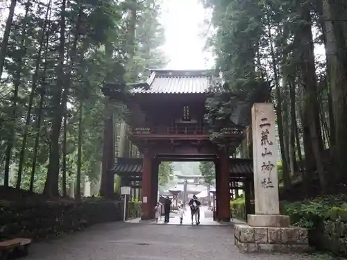 日光二荒山神社の山門