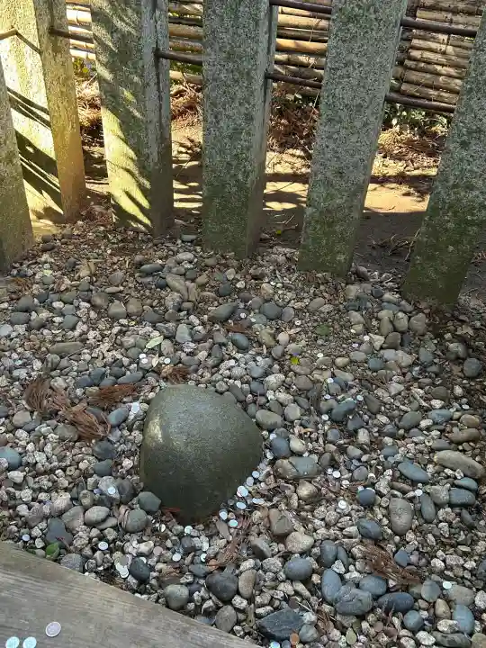 香取神宮の{uncategorized: "未分類", other: "その他", undefined: "問題あり", building: "その他建物", grave: "お墓", sacred_gate: "鳥居", guardian: "狛犬", statue: "像", buddha: "仏像", history: "歴史", nature: "自然", garden: "庭園", animal: "動物", pagoda: "塔", temizu: "手水舎", mountain_gate: "山門・神門", sanctuary: "本殿・本堂", subordinate: "末社・摂社", art: "芸術", scenery: "景色", jizo: "地蔵", ema: "絵馬", goshuin: "御朱印", omikuji: "おみくじ", items: "授与品その他", amulet: "お守り", goshuincho: "御朱印帳", eats: "食事", festival: "お祭り", votive_dance: "神楽", shichigosan: "七五三参", wedding: "結婚式", experience: "体験その他", initially: "初詣", around: "周辺", anti_infection: "感染症対策"}