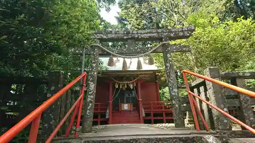 諏訪神社の鳥居