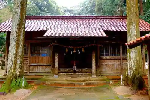 多鳩神社の本殿