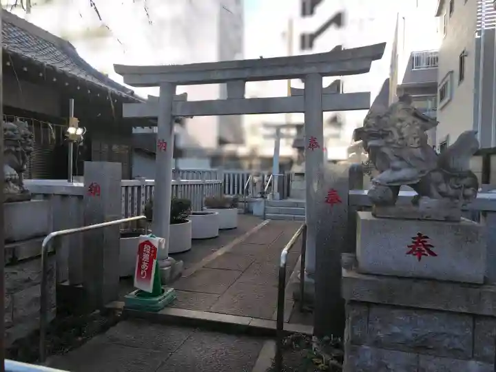 荻窪白山神社の{uncategorized: "未分類", other: "その他", undefined: "問題あり", building: "その他建物", grave: "お墓", sacred_gate: "鳥居", guardian: "狛犬", statue: "像", buddha: "仏像", history: "歴史", nature: "自然", garden: "庭園", animal: "動物", pagoda: "塔", temizu: "手水舎", mountain_gate: "山門・神門", sanctuary: "本殿・本堂", subordinate: "末社・摂社", art: "芸術", scenery: "景色", jizo: "地蔵", ema: "絵馬", goshuin: "御朱印", omikuji: "おみくじ", items: "授与品その他", amulet: "お守り", goshuincho: "御朱印帳", eats: "食事", festival: "お祭り", votive_dance: "神楽", shichigosan: "七五三参", wedding: "結婚式", experience: "体験その他", initially: "初詣", around: "周辺", anti_infection: "感染症対策"}