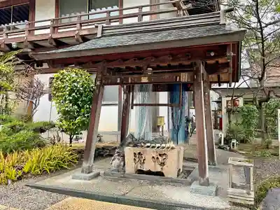 温泉山 安楽寺(四国霊場第六番札所)の手水舎
