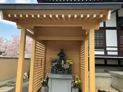 瑞延寺の{uncategorized: "未分類", other: "その他", undefined: "問題あり", building: "その他建物", grave: "お墓", sacred_gate: "鳥居", guardian: "狛犬", statue: "像", buddha: "仏像", history: "歴史", nature: "自然", garden: "庭園", animal: "動物", pagoda: "塔", temizu: "手水舎", mountain_gate: "山門・神門", sanctuary: "本殿・本堂", subordinate: "末社・摂社", art: "芸術", scenery: "景色", jizo: "地蔵", ema: "絵馬", goshuin: "御朱印", omikuji: "おみくじ", items: "授与品その他", amulet: "お守り", goshuincho: "御朱印帳", eats: "食事", festival: "お祭り", votive_dance: "神楽", shichigosan: "七五三参", wedding: "結婚式", experience: "体験その他", initially: "初詣", around: "周辺", anti_infection: "感染症対策"}