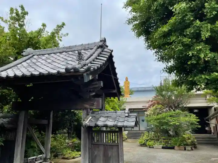 普向寺の山門・神門