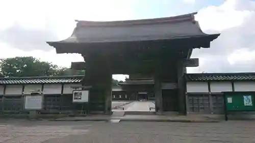 瑞龍寺の山門・神門