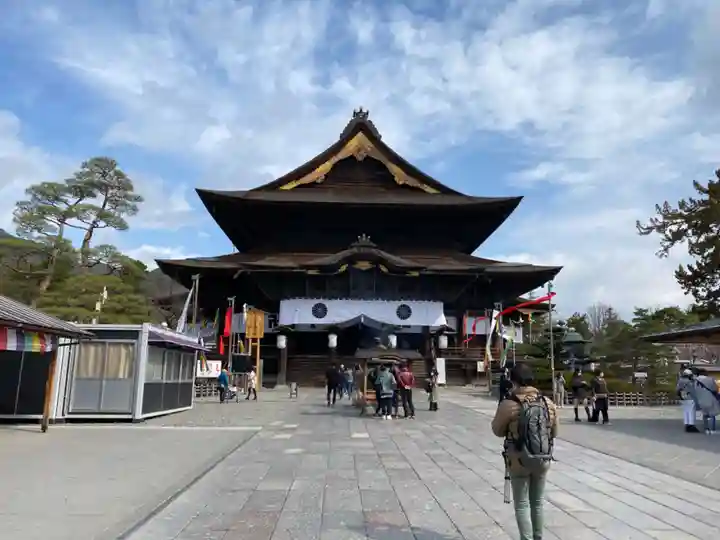 善光寺の本殿・本堂