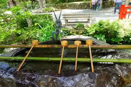 天河大辨財天社の手水舎