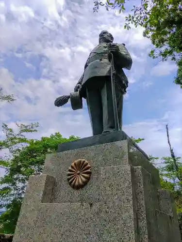 岐阜護國神社の像