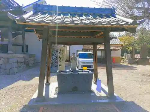 西光寺の手水舎