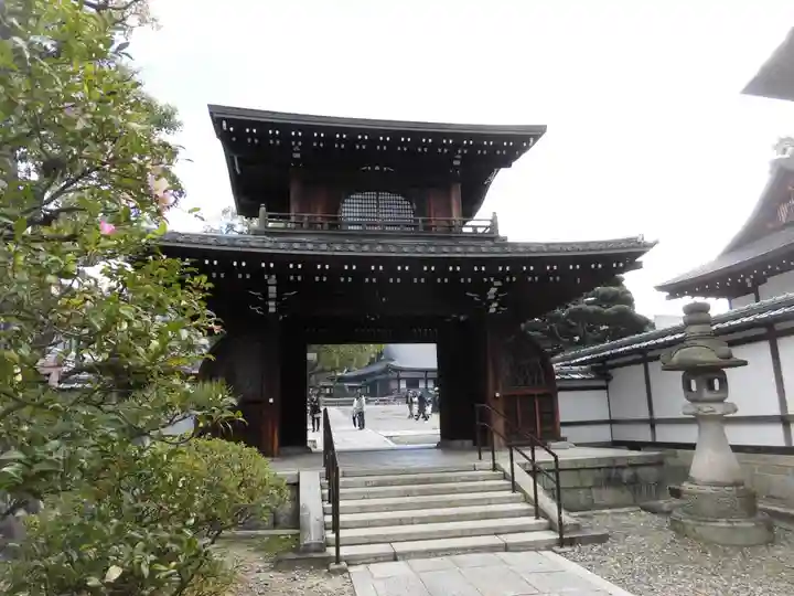 大谷本廟の山門・神門