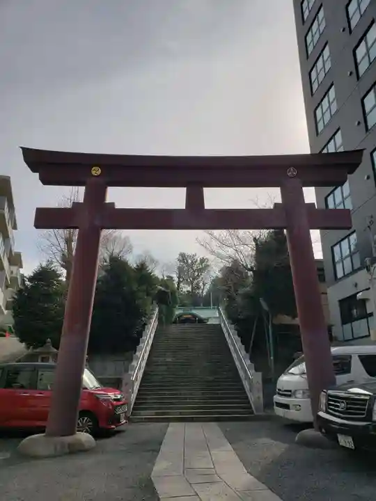 白金氷川神社の鳥居