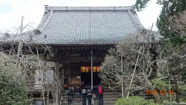 宝戒寺の本殿・本堂